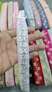 Rubans et dentelles ethniques indiennes en organza brodés à la main sur mesure, bordure florale et triangulaire, couleurs 100% coton pour robes de mariée - Product Image 6