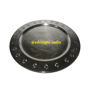 Assiette de présentation en acier inoxydable pour mariage, assiette de service de designer de forme ronde faite à la main, assiette décorative classique et élégante sous l'assiette - Product Image 1