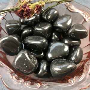 Pierre de hématite naturelle polie de haute qualité en gros pour la guérison, la décoration intérieure, le Feng Shui, l'amour féerique, pierre précieuse portable - Product Image 3