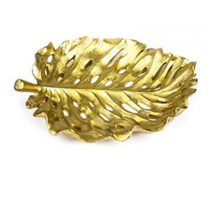 Plateau décoratif en métal en forme de feuille de Monstera dorée pour table basse, décoration d'accent, plateau en métal décoratif pour la maison - Product Image 5