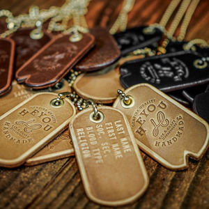 Collar con etiqueta de cuero para perro, logo grabado personalizado - Product Image 2