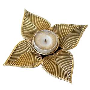 Portavelas de hoja de aluminio texturizado en tonos dorados de La India en el extranjero, velas perfumadas navideñas para uso doméstico de hierro - Product Image 1