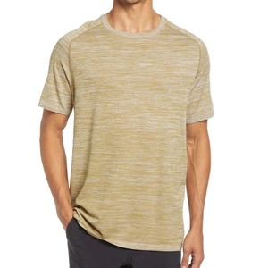 Camiseta ajustada con cuello redondo Camiseta verde oliva sin costuras Camiseta de rendimiento Camisetas superiores - Product Image 2