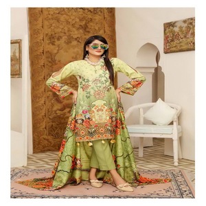 Trajes de invierno y fiesta de mujer de seda Salwar Kameez - Product Image 1
