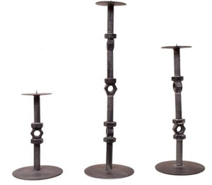 Portavelas de Metal antiguo Nuevo diseño Metal elegante en portavelas de hierro Precio al por mayor Soporte de vela para uso en el hogar y la Oficina - Product Image 1