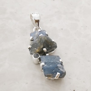 Pendentif Labirinte en argent sterling 925 fait à la main avec motif de numéro unique solide de pierre précieuse brute pour cadeau - Product Image 1