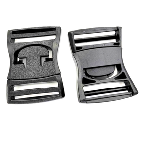 Fabrication de boucles latérales en plastique conçues avec logo personnalisé - Product Image 3