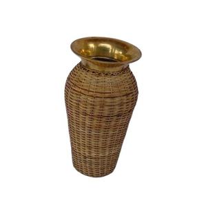 Florero de Metal tejido de bambú hecho a mano con tapa de latón en acabado pulido decoración del hogar florero de Bambú - Product Image 1
