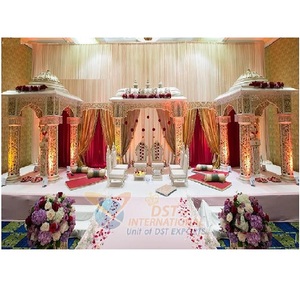 Décoration de mariage grandiose : Montage de Mandap élégant finition or, décoration de Mandap de mariage indien en FRP, New York - Product Image 1