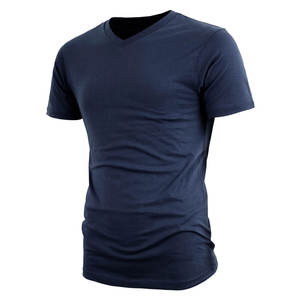 เสื้อยืดคอวีของผู้ชาย2022ระบายอากาศได้ดีเสื้อลำลองแบบถักสำหรับฤดูร้อนเสื้อธรรมดาพิมพ์ลายดิจิทัลลายสีพื้น - Product Image 3