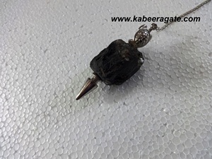 Vente en gros de pendule de pierres précieuses en tourmaline noire avec symbole de tortue Produit artisanal en pierre semi-précieuse - Product Image 2