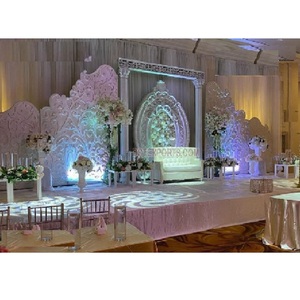 Trending White Theme Reception Stage Ideas Nuevo diseñador Fibra Stage para bodas occidentales Modern White Premium Wedding Stage Set - Product Image 1