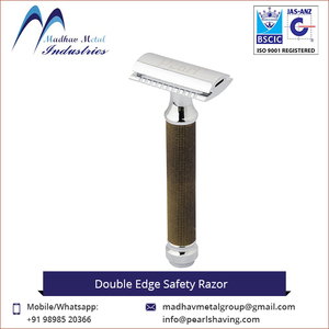 Rasoir de sécurité à double tranchant en laiton Madhav personnalisé, à prix réduit pour la vente en gros, idéal pour le nettoyage de la barbe masculine, populaire et le plus vendu - Product Image 3