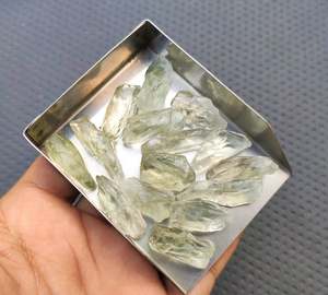Venta al por mayor 5 piezas de piedras preciosas de amatista verde natural joyería suelta piedra sin tratar piedra cruda - Product Image 3
