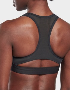 เสื้อชั้นในกีฬาไร้ตะเข็บแบบปรับแต่งได้ รุ่นฮีโร่ สำหรับออกกำลังกาย ระดับการกระชับปานกลาง สีดำ - Product Image 6