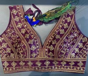 เสื้อเบลาส์ผ้าไหมสำเร็จรูปสำหรับผู้หญิงดีไซน์เนอร์ใหม่เสื้อเบลาส์ผ้าไหมสำเร็จรูปสำหรับใส่ไปทำงานปักลายสวยงามมาก - Product Image 2