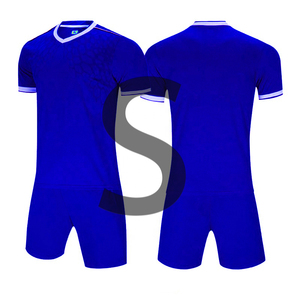 Venta al por mayor de camisetas de fútbol de diseño personalizado de calidad Kits de uniformes para hombres Ropa de fútbol para niños Servicio OEM Técnica de impresión - Product Image 1
