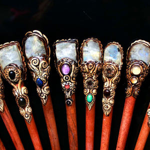 Varilla de cera de pelo líquida, arcilla polimérica, pirámide de canto con juego de cristal, cadenas de pelo ligeras de cristal y cadena de borlas - Product Image 5