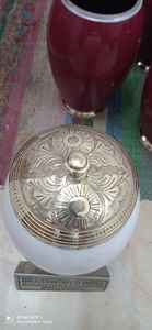 Urne funéraire de style américain en laiton blanc avec couvercle gravé doré Fournitures funéraires par Brassworld India - Product Image 6