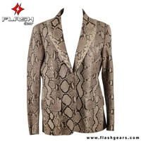 Blouson aviateur en cuir de python sur mesure pour homme avec motif peau de serpent, réversible, séchage rapide et caractéristiques écologiques