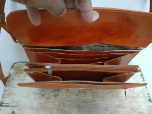 Bolso de mano informal de cuero de cebú genuino de Madagascar, decoración de Rayas de estilo plano con cierre de cremallera de rafia y Asa de algodón - Product Image 5