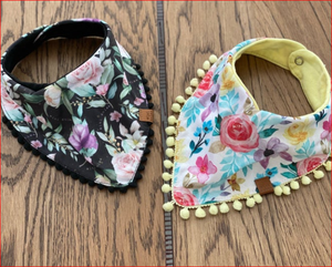 Bavoir bandana personnalisé pour bébé, livraison gratuite - Product Image 1