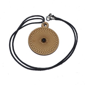 Pendentifs en bois gravés avec pierres à grenat, pierres naturelles, chakra de guérison - Product Image 1
