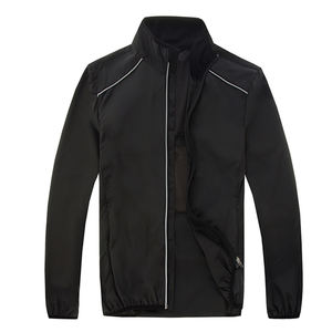 Hommes femmes En Plein Air Camping - Product Image 1