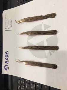 Pincettes à cils de couleur rose avec revêtement en poudre, pincettes à cils droits pointus fabriquées au Pakistan - Product Image 5