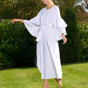 Vestido formal de verano de lino tejido blanco con cuello en V, manga farol, silueta entallada hasta el suelo, con cinturón y capa transparente. - Product Image 1