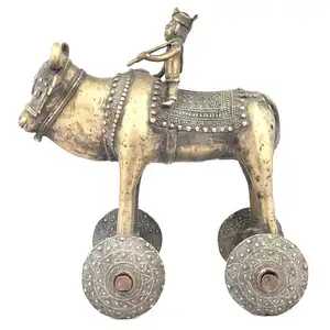 Figura de estatua de latón dorado antiguo hecha a mano, estatua de juguete con forma de toro Vintage con Rider, decoración, artículos de regalo