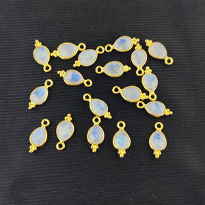 Juego de piedras preciosas facetadas de piedra lunar de arcoíris, bisel de 6x8mm, colgante pequeño - Product Image 3