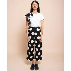 Pantalones gaucho italianos SM de la mejor calidad con bolsillos franceses, cintura elástica en la parte trasera, grandes lunares. Para el día de hoy - Product Image 1