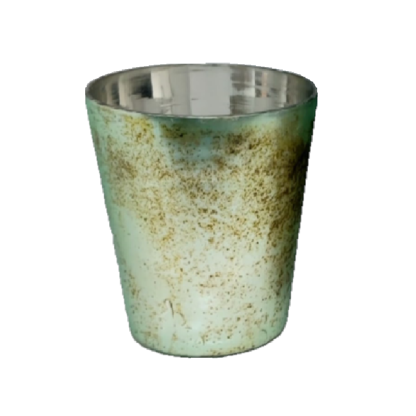 มีสีเขียวขุ่น