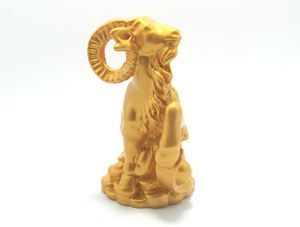 Figurine de chèvre dorée pour la décoration intérieure Modèle animal en polyrésine Feng Shui de style animé en résine de couleur dorée - Product Image 4