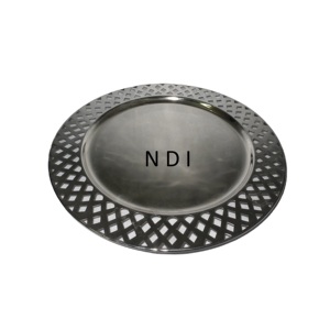 Assiette de service usagée de créateur artisanal pour hôtel et restauration - Product Image 4