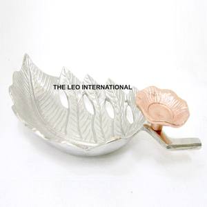 Plato Decorativo para Frutas de Aluminio con Diseño de Hojas, Bañado en Oro, para Mesa de Comedor, Decoración de Lujo para el Hogar y Hoteles - Product Image 4