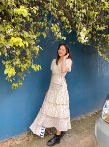 Robe à fleurs en mousseline de soie pour femmes, vêtements OEM, col en v, imprimé Floral, robes décontractées Maxi enveloppe, fabriqué au Vietnam, nouvelle collection été - Product Image 4