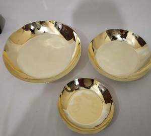 Premium Moderne Luxe Fantaisie Nouveau Design Unique Offre Spéciale Laiton Brillant Polonais Plateau Rond Ensemble de 4 Miroir Polonais Plateaux De Service - Product Image 5