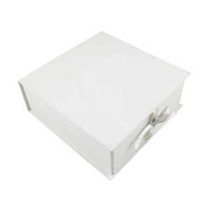 Elegant <b>White</b> Gift <b>Cardboard</b> <b>Box</b> Customize Packaging <b>Box</b> Beautiful Environment Friendly High Quality - Product Image 1