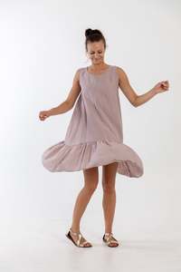 Robe en lin sexy pour fille, rose pâle, tendance, dernier design, couleur gris, tissu crêpe, col bateau, sans manches, longueur genou. - Product Image 5
