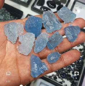 พลอยสีอความารีนธรรมชาติที่หายากไม่มีรูปทรงอัญมณีอความารีนสำหรับเครื่องประดับคริสต์มาส - Product Image 1