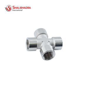 Raccord en laiton mâle à quatre voies pour salle de bain - Product Image 1