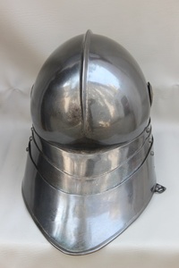 Casque italien Sallet Fleur dorée sur le côté Trois couches à l'arrière Casque médiéval de Tmoha Corporation - Product Image 4