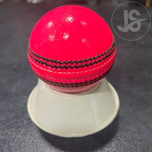 Pelota de cuero personalizable de alta calidad 50 Overs Cricket Ball con logotipo de Club para League County Play Direct from Store - Product Image 2