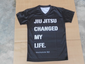 Camiseta cuello redondo impresión por sublimación a todo color venta al por mayor OEM y ODM Rash Guard hecho en Pakistán - Product Image 3