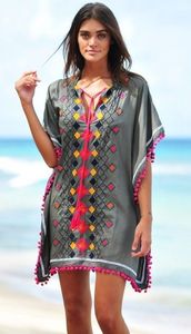 Tunique Sarong Courte Bohème Chic Broderie Florale Col V Style Indonésien Robe de Plage Sexy avec Pompons et Dentelle 100% Coton - Product Image 2