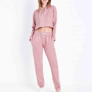 Vente Flash Prix Abordable Survêtement Complet Personnalisé pour Filles, Coupe Classique, Anti-Bactérien, Léger, à Capuche avec Cordon de Serrage - Product Image 1