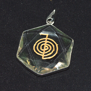 Meilleur rapport qualité-prix des pendentifs en quartz cristal Cho Ko Reiki : Pendentifs en quartz cristal Cho Ko Reiki à vendre - Product Image 1