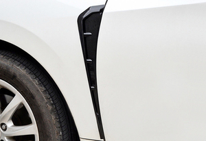 Évents latéraux universels de ligne D Fender Sport Style Piano Gloss Noir Plastique gauche et droit Convient à toutes les extensions latérales de voitures - Product Image 3